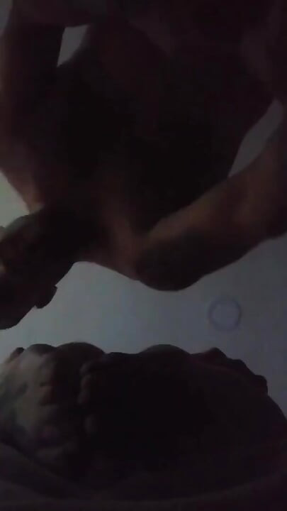 丰满的大屁股白人美女被大鸡巴填满