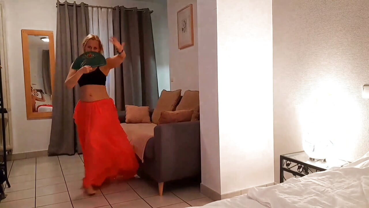 Selena's Belly Dance, Posing and Sex