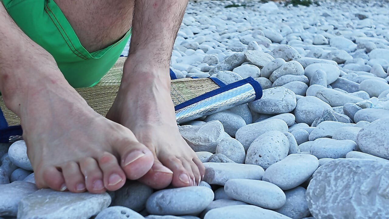 Bare Feet at the Beach - 5 Minutes of Toes, Soles & Close-Ups