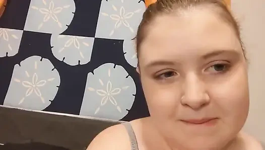 Пользовательские спермы в ее рот для меня