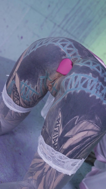 สาวสักแว่นและที่อุดตูดเย็ดควยที่มีรอยสัก, เย็ดสองควยรูเดียว, หน้า