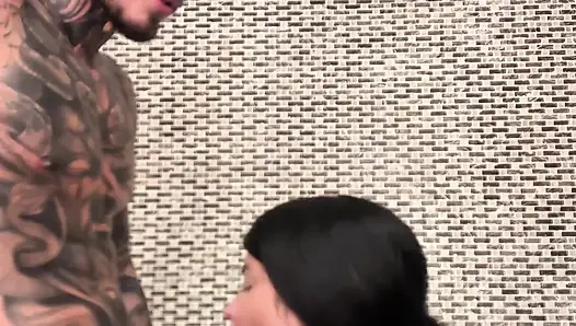 Sara retali ngentot chris diamond di kamar mandi hotel