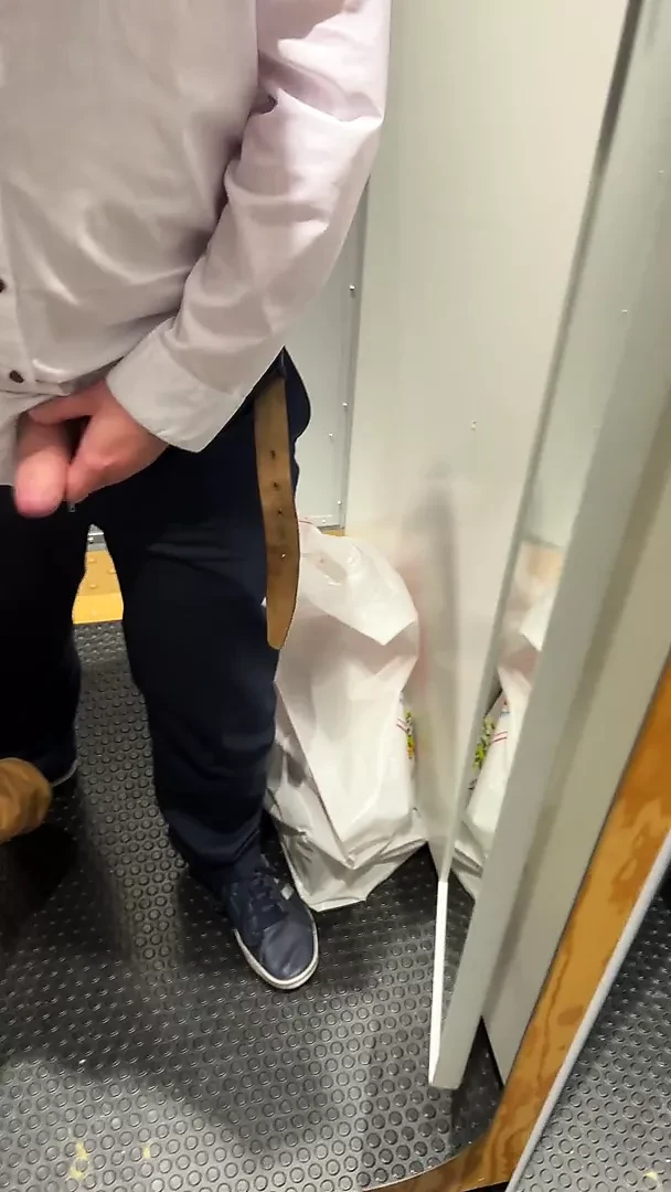 Fast change room cum