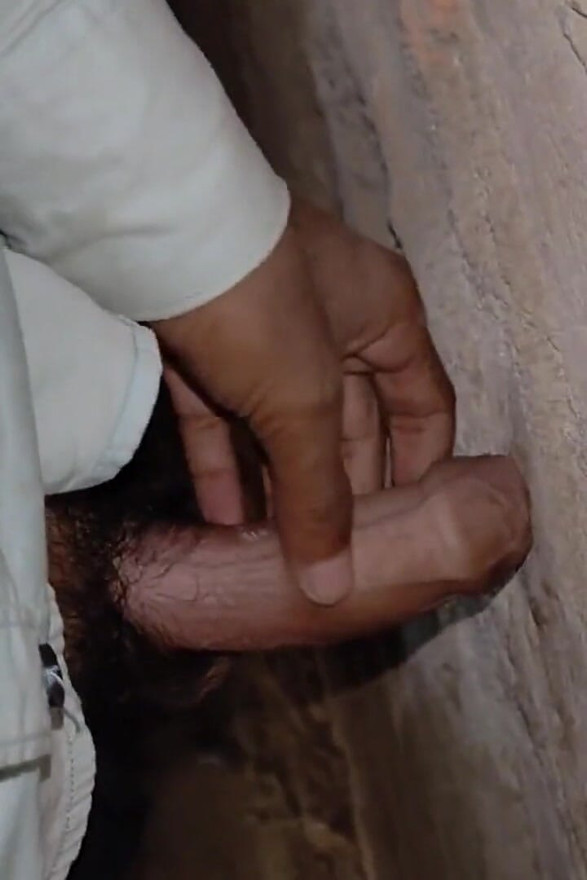 Fast Cumshot in Bedroom