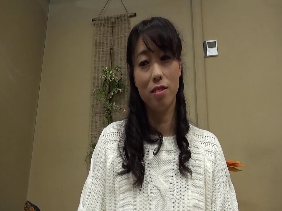 A123G02 A widowed beautiful mature woman living alone in the countryside applies to appear in an AV to relieve her troubled feelings! The seemingly serious and pure middle-aged woman's first shoot breeding sex!