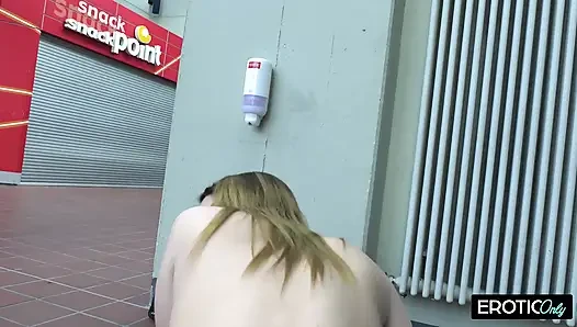 Deepthroat Queen Swallows Thick Cock in Expo