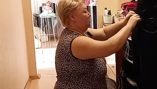 Ging zu einer freundin, fickte sie in mund und muschi, füllte ihren mund mit sperma