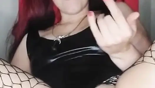 Shyyfxx döl yutan yavrusunu oynuyor ve aşağılıyor - joi femdom cei