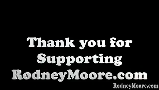 Sarışın striptizci sürtük döl yiyor ayak parmaklarını emdiriyor