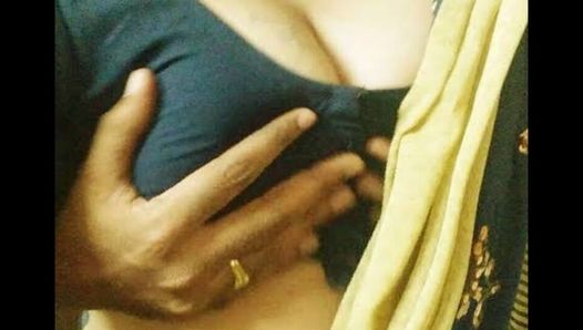 Bhabhi Ấn Độ nóng bỏng xxx mạnh bạo trong saree