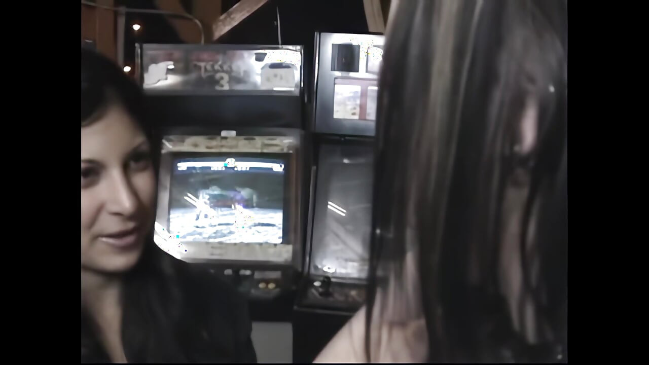 데자와 지아: 쓰리섬과 강한 항문 섹스