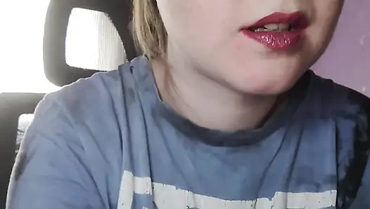 Fetish bibir dan lipstik