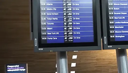 Olgun esmer orta yaşlı seksi kadın buharlı duşta sikiliyor