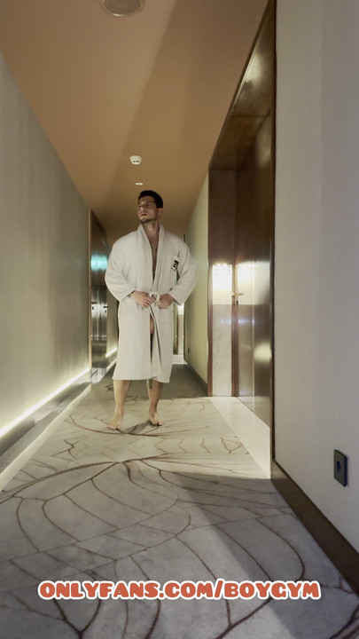 My BIG COCK In The Hotel (Exhibition)😈