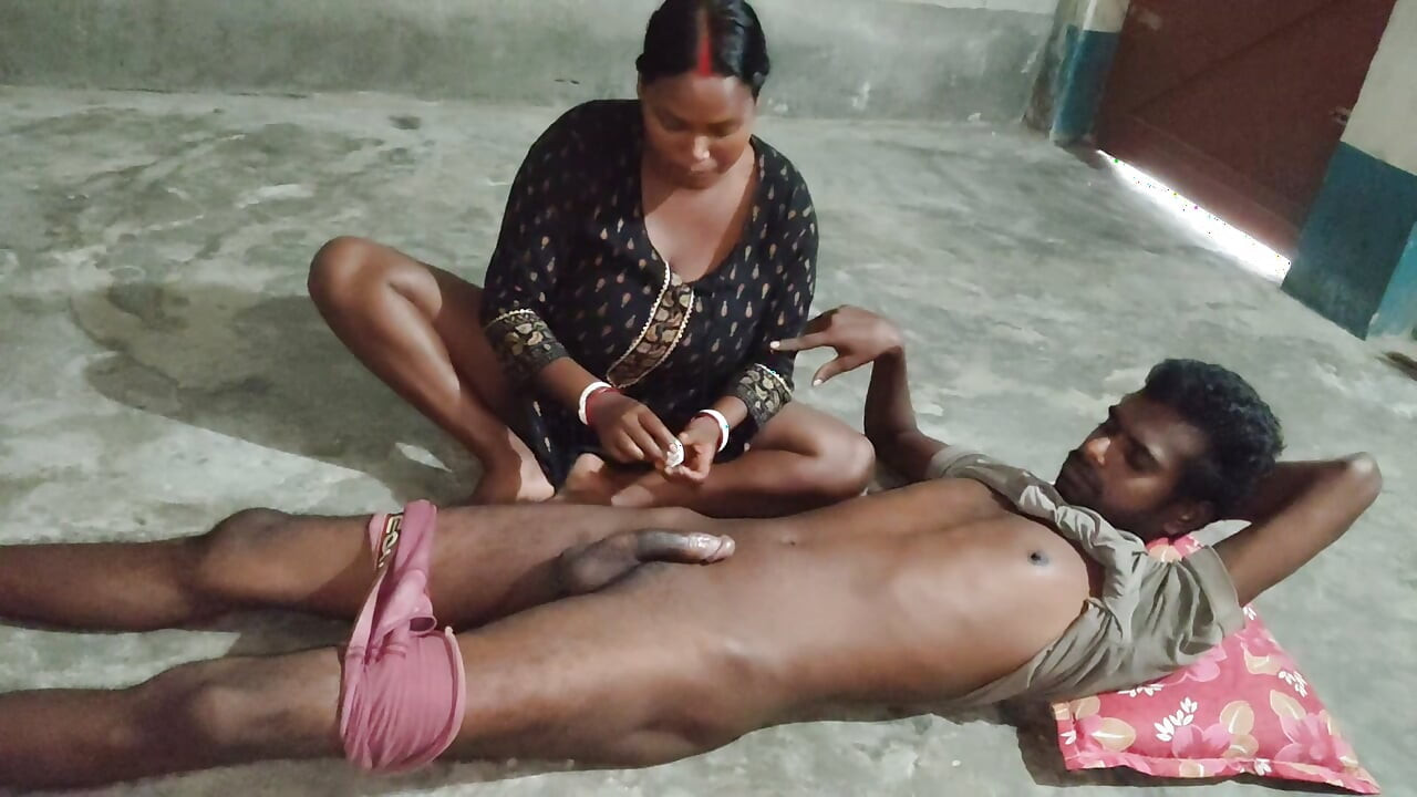 Desi pados ki bhabhi ko desi style mein chudai ki