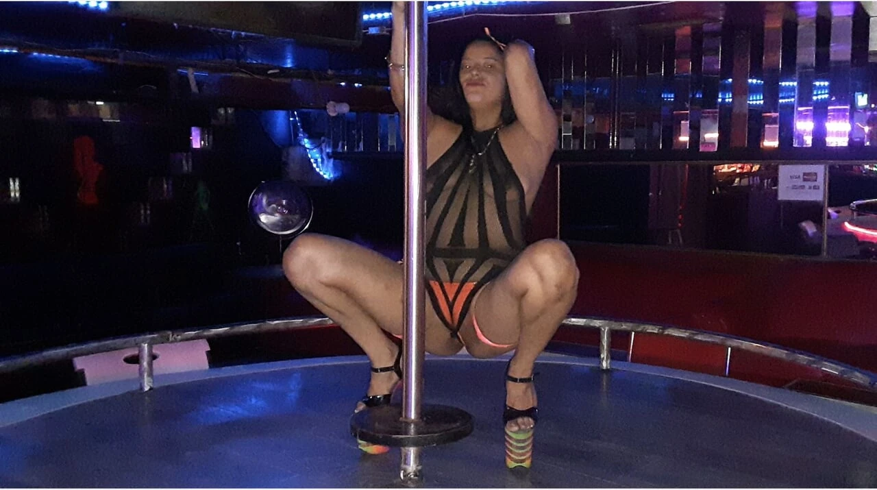 NU_MOON POLE DANCE - Sexy Latina On The Floor