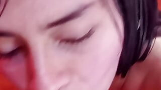 Enak banget nyepong kontol, aku pengen banget lagi, nyepong kontolku