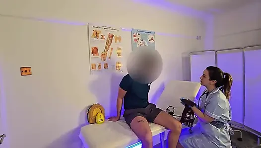 Gerçek İngiliz Hemşire Klinikte Beni Yalıyor!