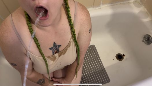 Piss Slut is back!  Piss in mouth and on Face