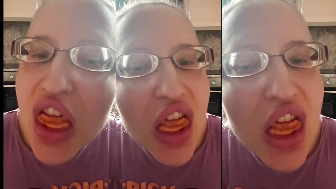 स्लो मोशन के साथ Asmr Chew साउंड इफेक्ट