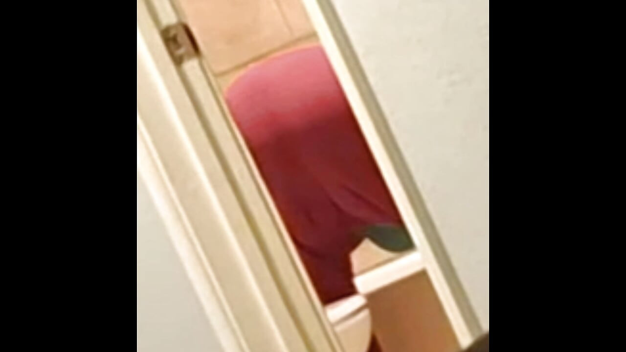 Big Pussy Granny Clean the Tub and I Come Take It