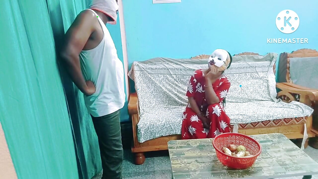 Une belle-mère lubrique incapable de contrôler ses sentiments pour son beau-fils - dirty talk en tamoul complet avec gémissements