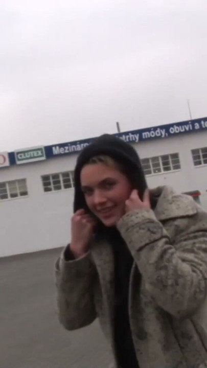 Lucia schmeckt Sperma richtig gut! Bumsbus auf touren | Clip 1