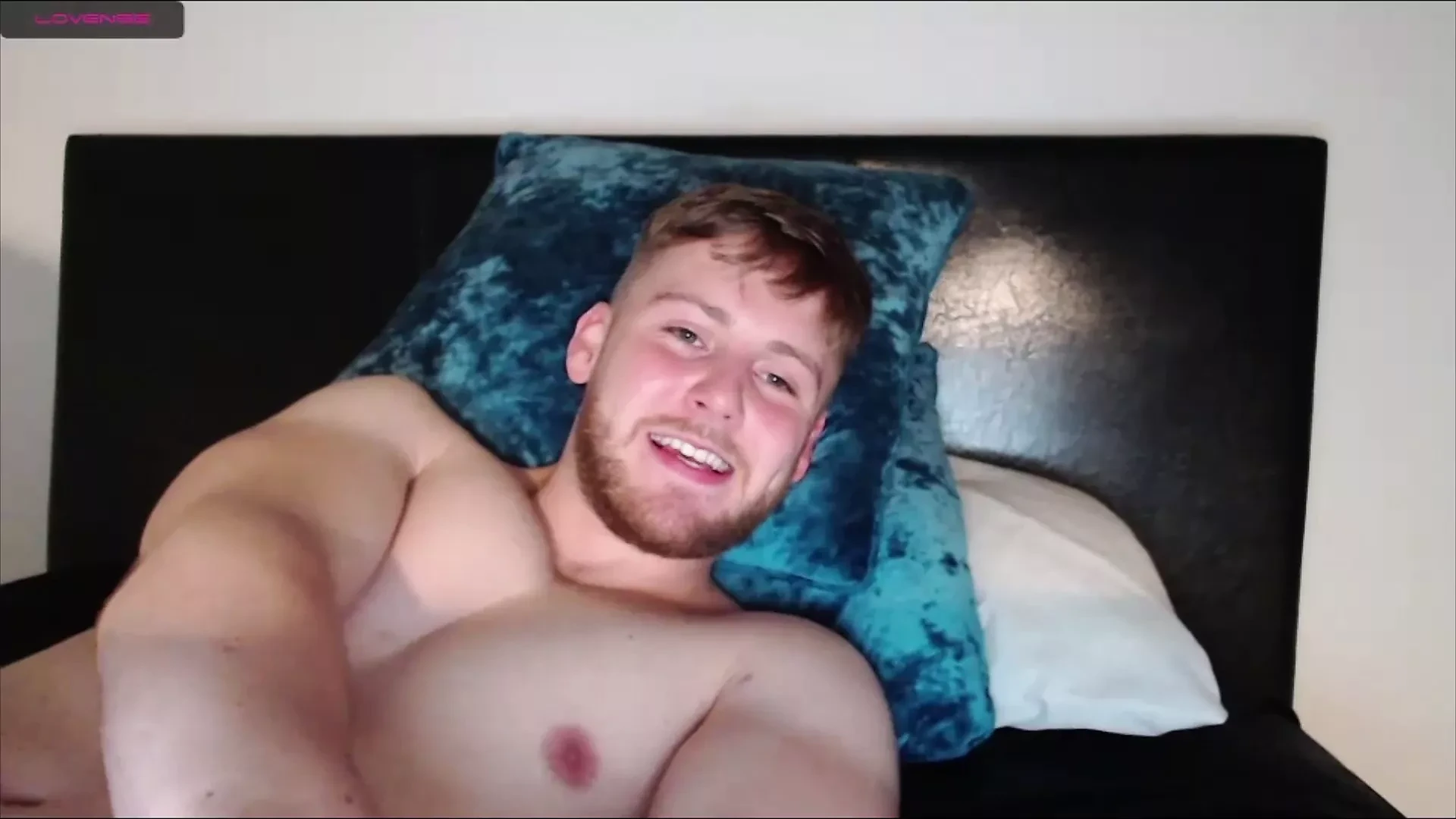 Alex shooting 3 times in a row on camshow!