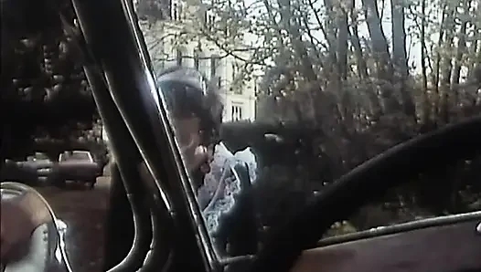 İyi şık, iyi tarz, ama... Sürtükler!! (1983)