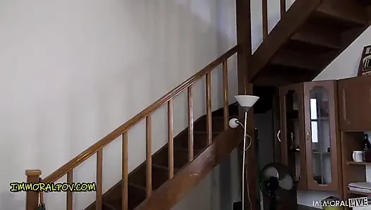 Utangaç ama azgın Heather ilk sahnesinde yeterince dinozor yarağı alamıyor