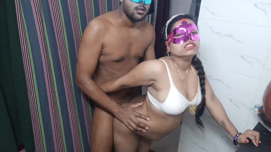 Prsatá sexy indická bhabhi má sex s devar hindským zvukem