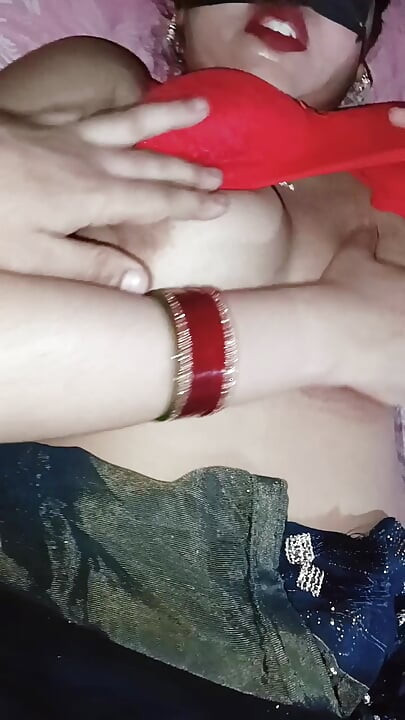 Hot mammi ne mere ghar aakar apni chut kyu chud
