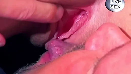 Memek cewek hot rambut pirang ini dijilat dan dientot habis-habisan sama kontol besar