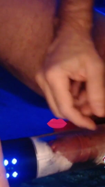 Epski trenutak iz "Fantazije o predigri s pumpom za penis - 435"