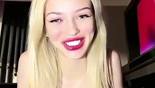 Dilenci Türk kızı