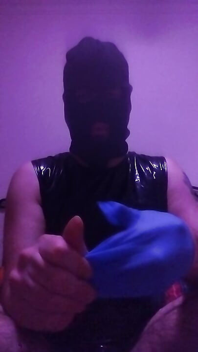 Latex Body & Mask – Obedient Fetish Ritual in Bed