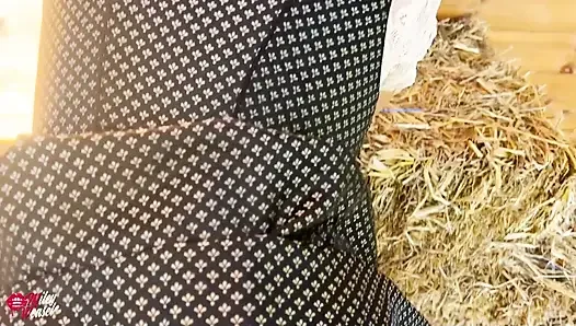 Dirndl'deki Sıcak Sarışın Kız Tüm Delikleri Siktiriyor