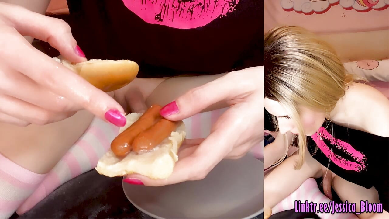 Hotdogs efeminat - Jessica Bloom Împinge cârnați din curul ei cu ejaculare înăuntru, ejaculează pe ea, apoi mănâncă-l!