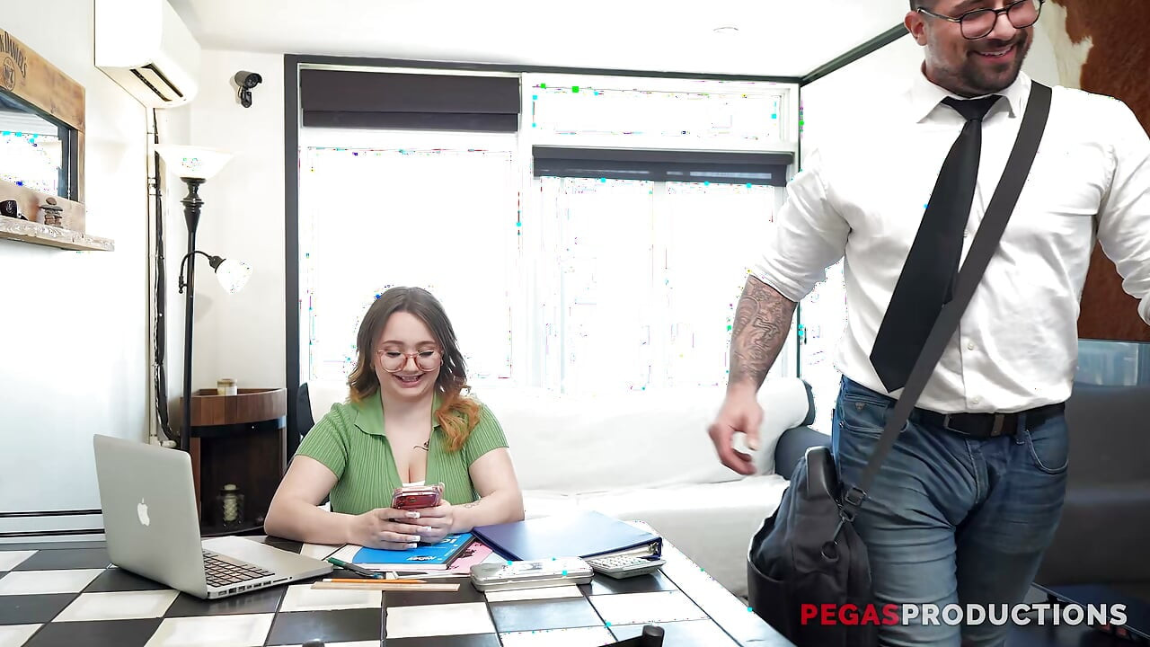 Pegas Productions - Mia Kova dan Bola Besarnya yang Diisi Penuh oleh Duca