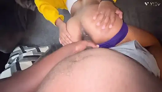 Юная няня трахается в очко перед тем, как кончает жена