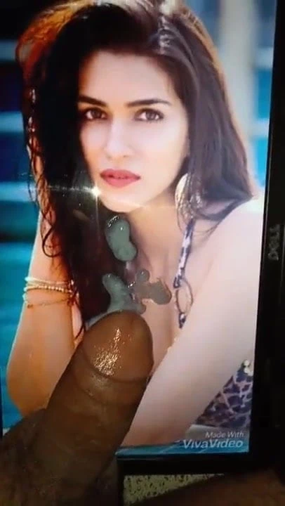 Kriti sanon yıkanmış ile boşalmak