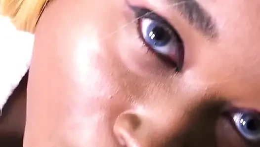 Si seksi nina rivera lagi asik mainin memeknya dan nyepong kontol don whoe di bawah pohon natal