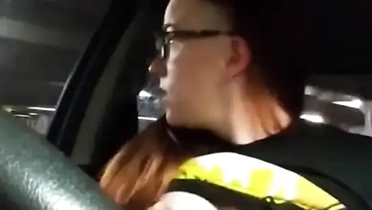 Clit garasi parkir berisiko menggosok masturbasi mobil