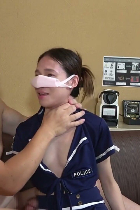 Deslumbrante beleza o leva fundo com uma cena oral bagunçada antes de duas intensas rodadas de gozada interna