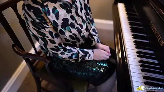 Ashley Rider - ben asla sutyen giymem!