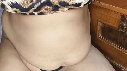 Indian bbw wife showing her figure clear hindi audio fantasy