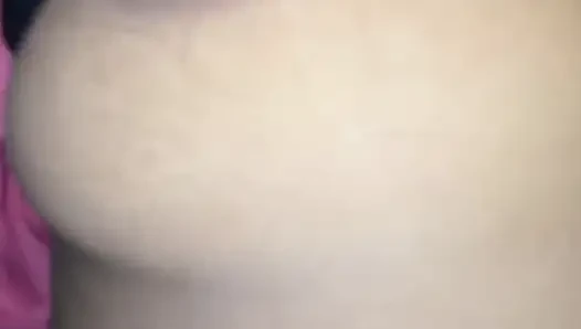 Desi Pakistanlı pathani evli kadın erkek arkadaşını çağırıyor ve amını sikiyor