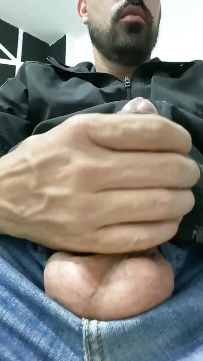 Zakar besar dengan batang besar pancutan mani