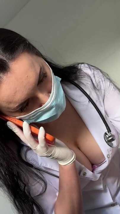 พยาบาลที่ร้อนแรงที่สุดที่เคยลืมไปว่าเธออยู่ที่ทํางาน | คลิป 2