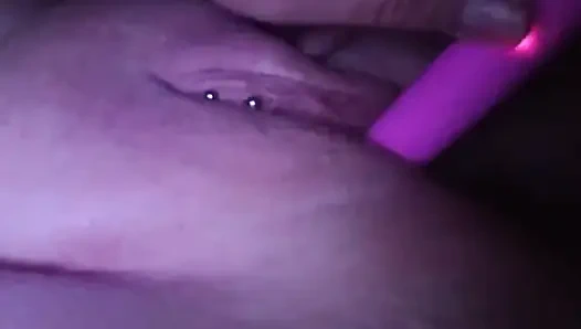 Waktunya main bareng kitty yang basah